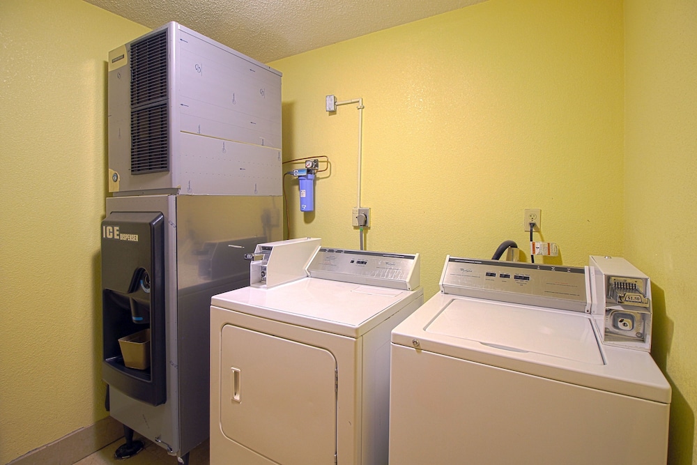 Geneva Motel Inn - photo 21