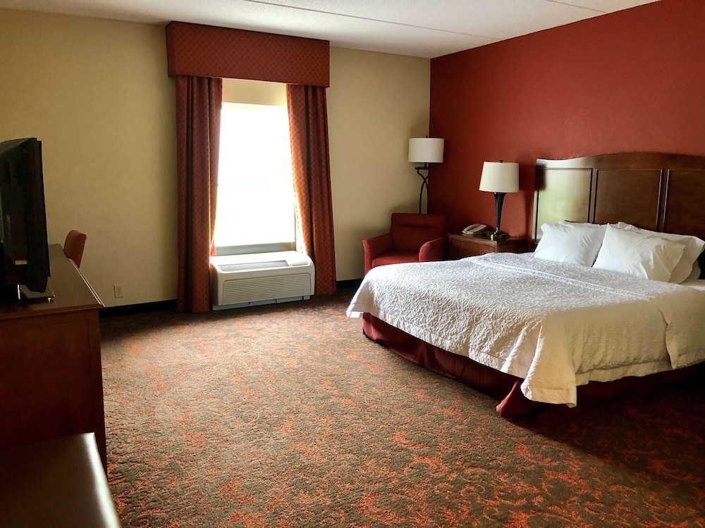 Hampton Inn & Suites Woodstock VA - photo 32