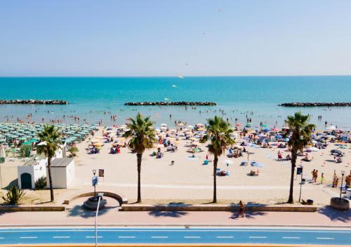 Family Kids Village Riva Dei Pini — hotel in Lido Di Fermo