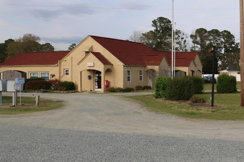 Four Oaks Lodging & RV Resort - photo 23