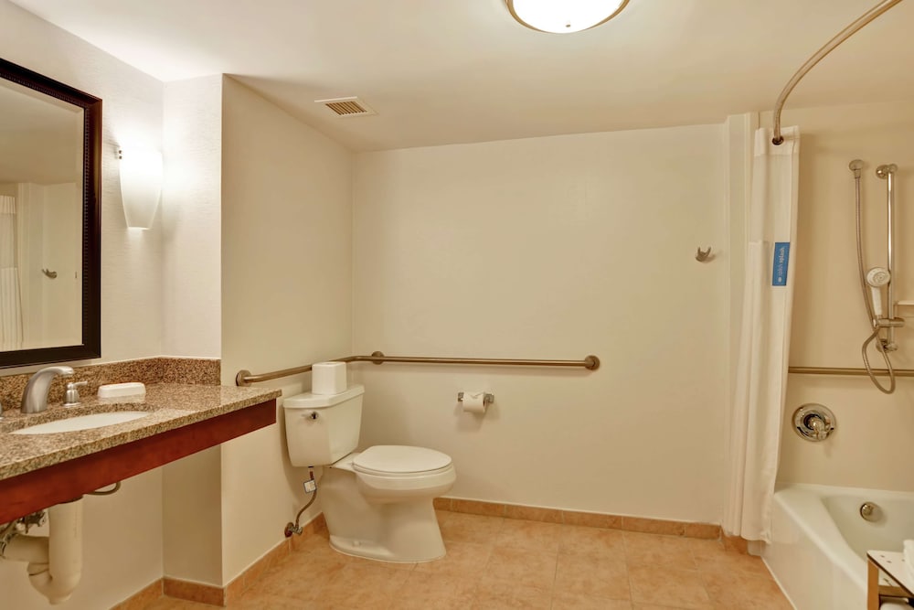 Hampton Inn Beckley - photo 34