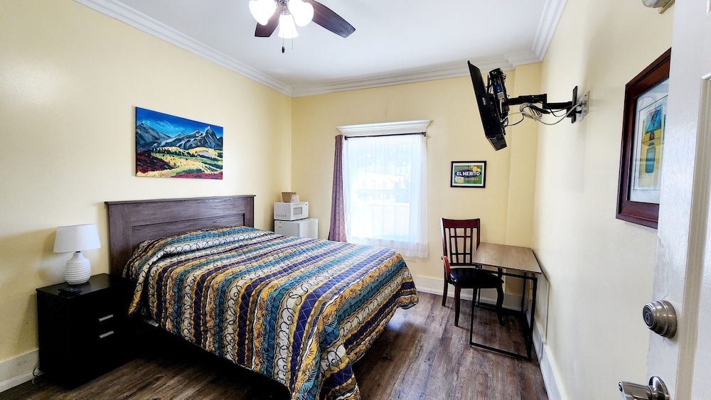 Santa Paula Inn - photo 11