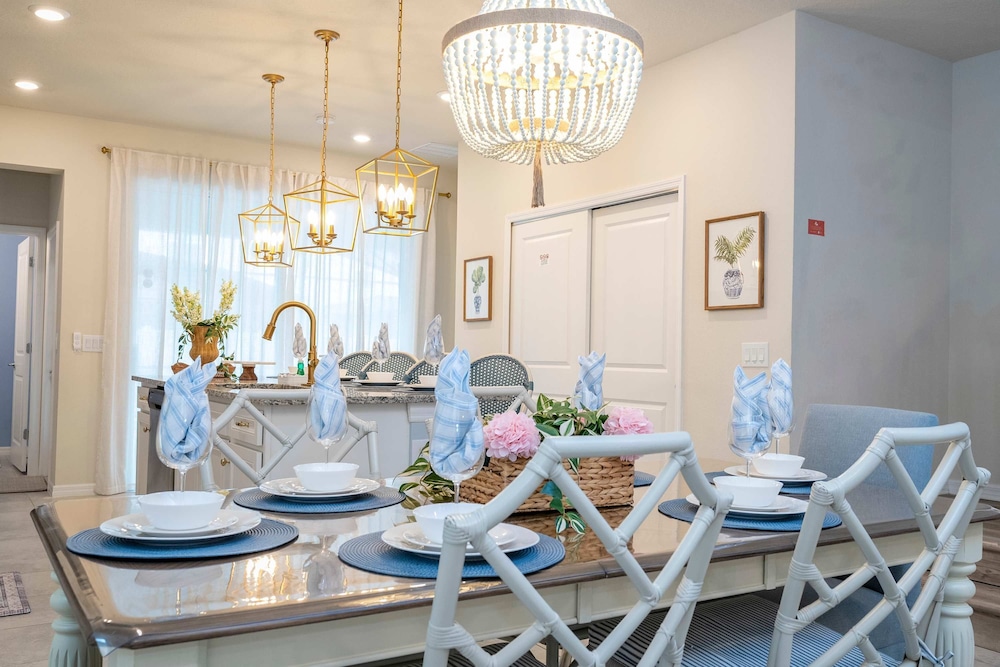Amazing 5 Suite Home With Resort style Amenities - photo 12