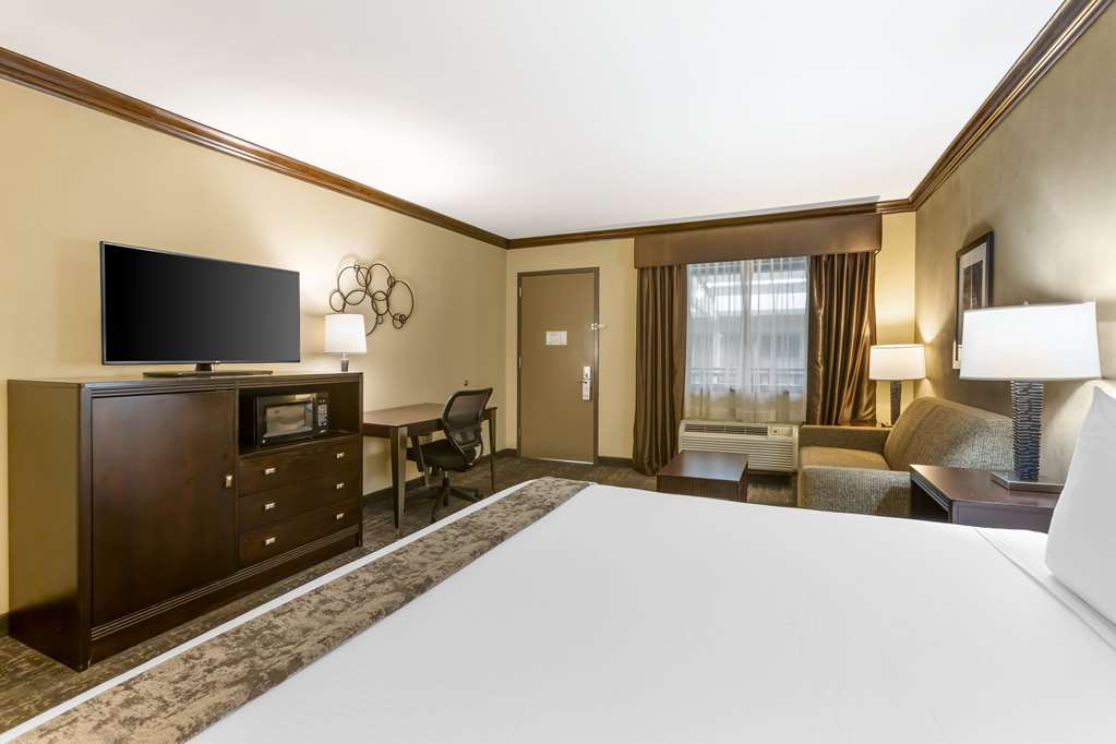 Best Western Plus Raton Hotel - photo 13
