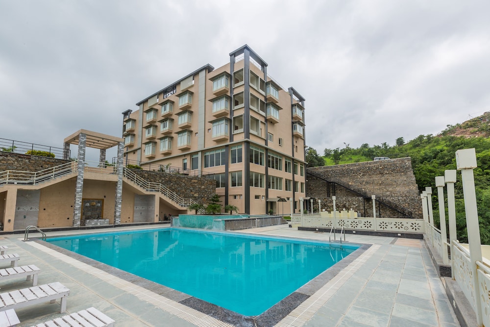 Mount Valley Resort - last minute hotel in Udaipur