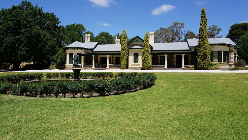 Collingrove Homestead — 4-Star Luxury Hotel in Angaston, Australia