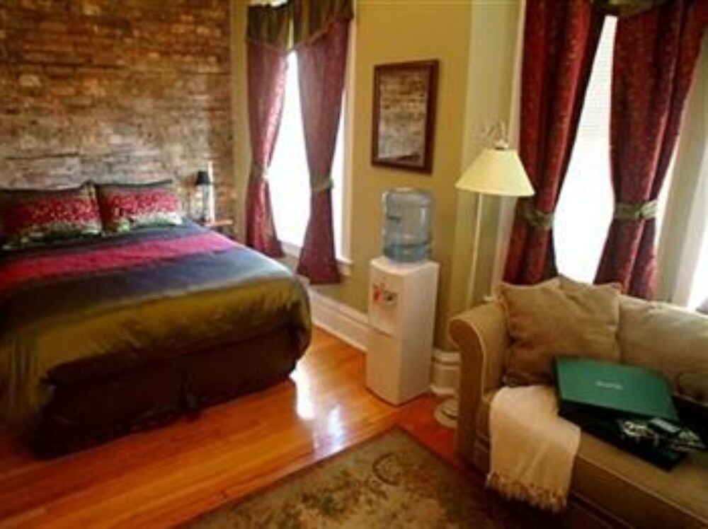 Old Chicago Inn - photo 4