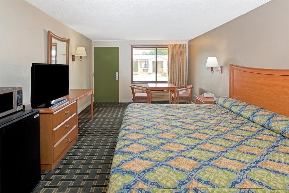 Knights Inn Cartersville - photo 8