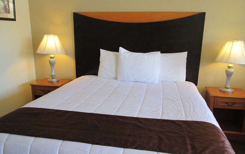 Town and Country Inn - photo 5