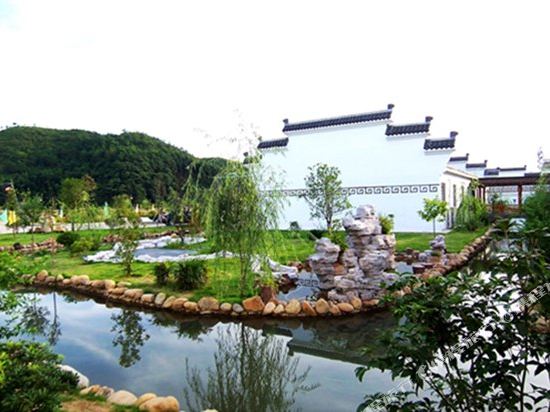 Anyuan Sanbaishan Hot Spring Resort Hotel in Xinshan, People's Republic of China