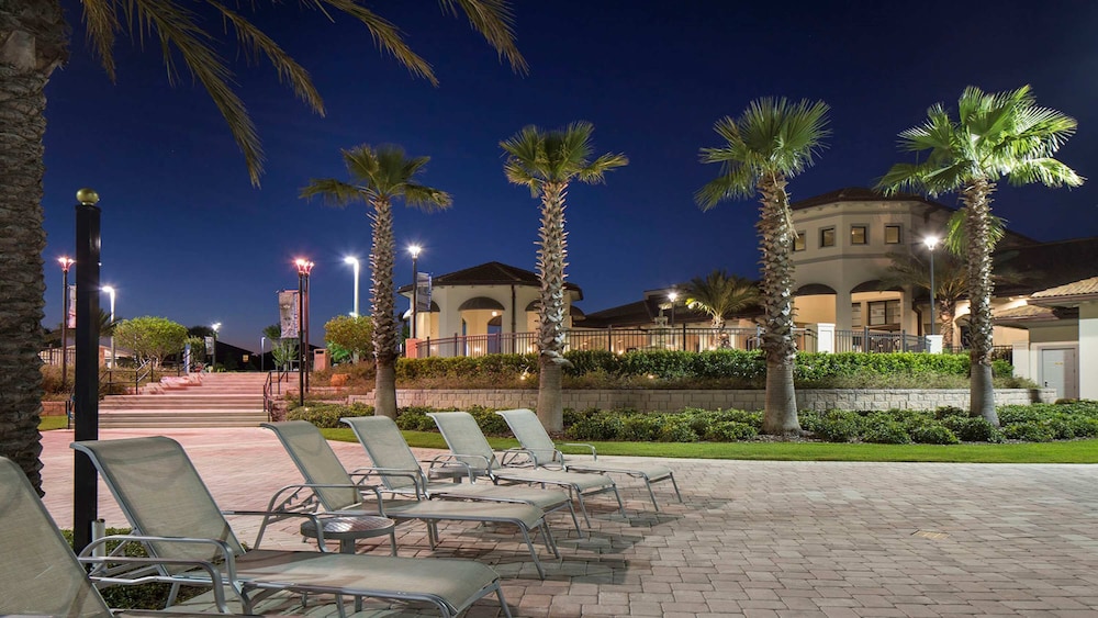 5BR Stylish Championsgatetownhome w Private Pool - photo 40