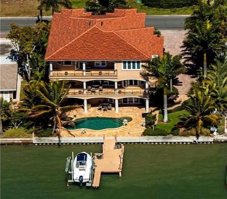Large Mediterranean Oasis Water Views & Pool — hotel in Indian Rocks Beach
