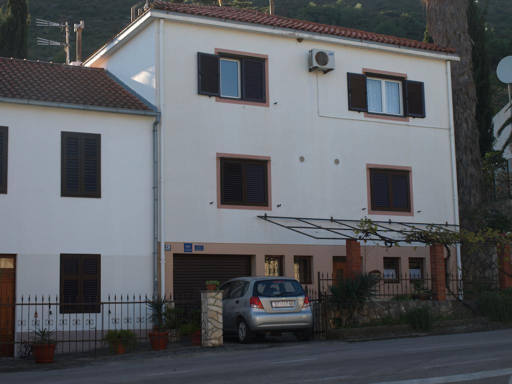 Rooms Dilk - carbon neutral hotel in Vis