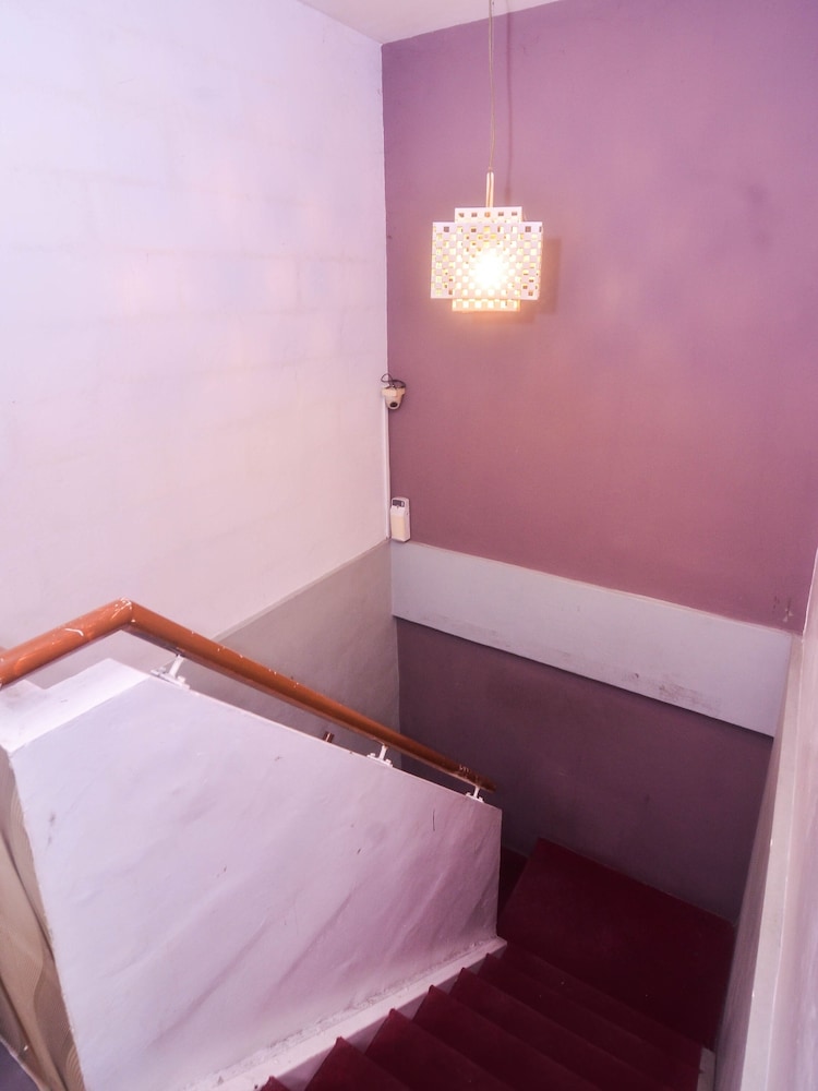 Spot On 89630 Hilltop Room — Kuching