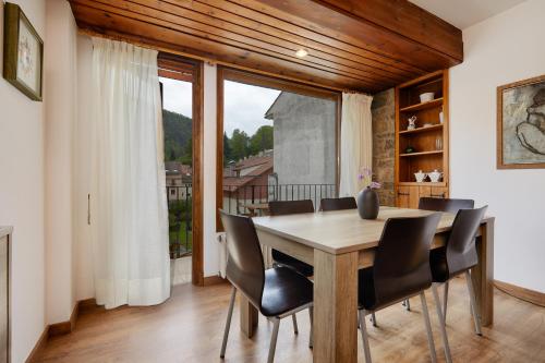 Apartaments Camprodon Centre — 4-Star Luxury Hotel in Camprodon, Spain