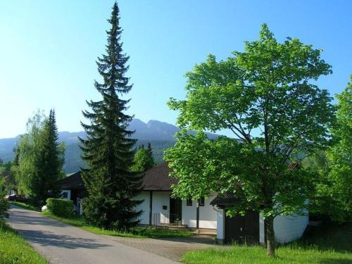 Ferienhaus Fuchsweg im Feriendorf Reichenbach F8 — hotel in Nesselwang