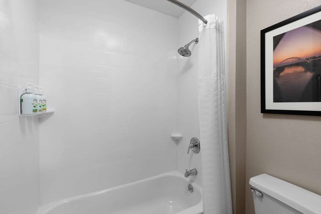 La Quinta Inn & Suites by Wyndham Goodlettsville Nashville - photo 20