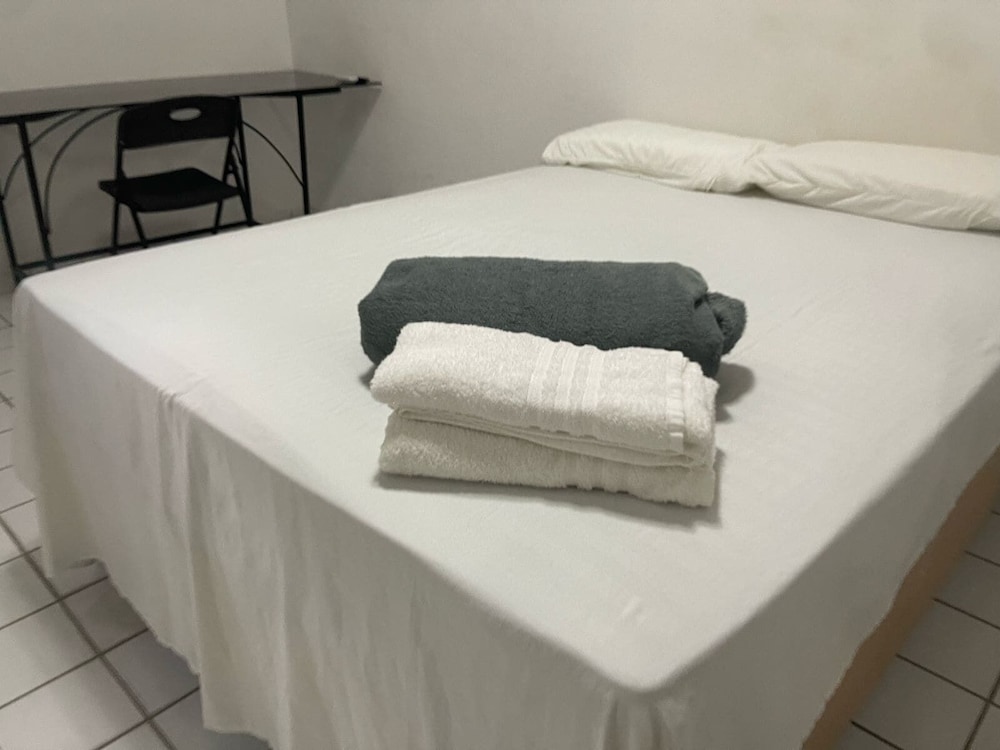 Pousada Maria Bonita Centro 10min da Praia de Camapum Macau RN in Macau, Brasil