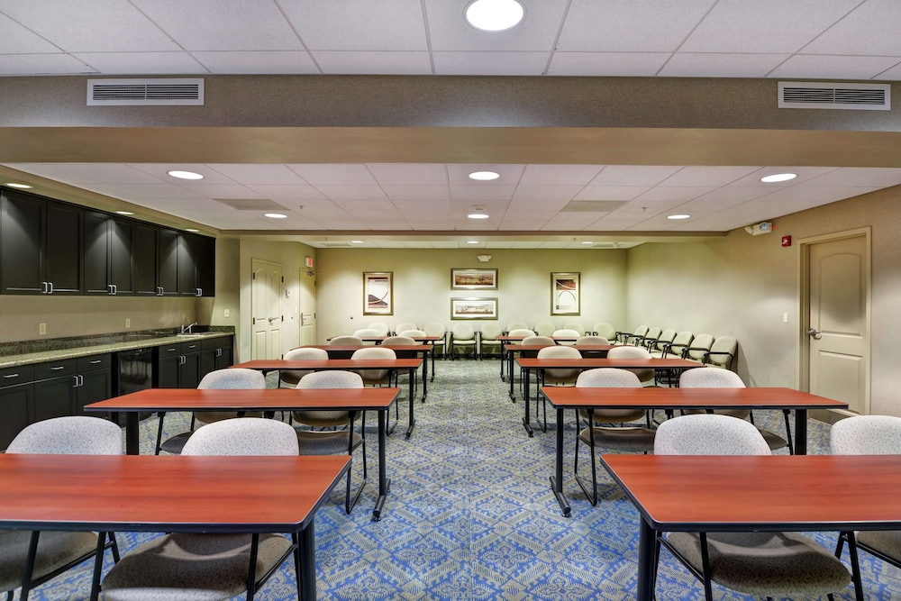 Hampton Inn Sayre - photo 32