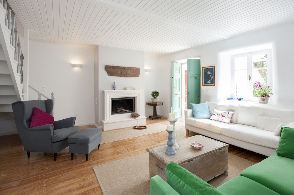 White Jasmine Cottage — 4-Star Luxury Hotel in Corfu, Greece