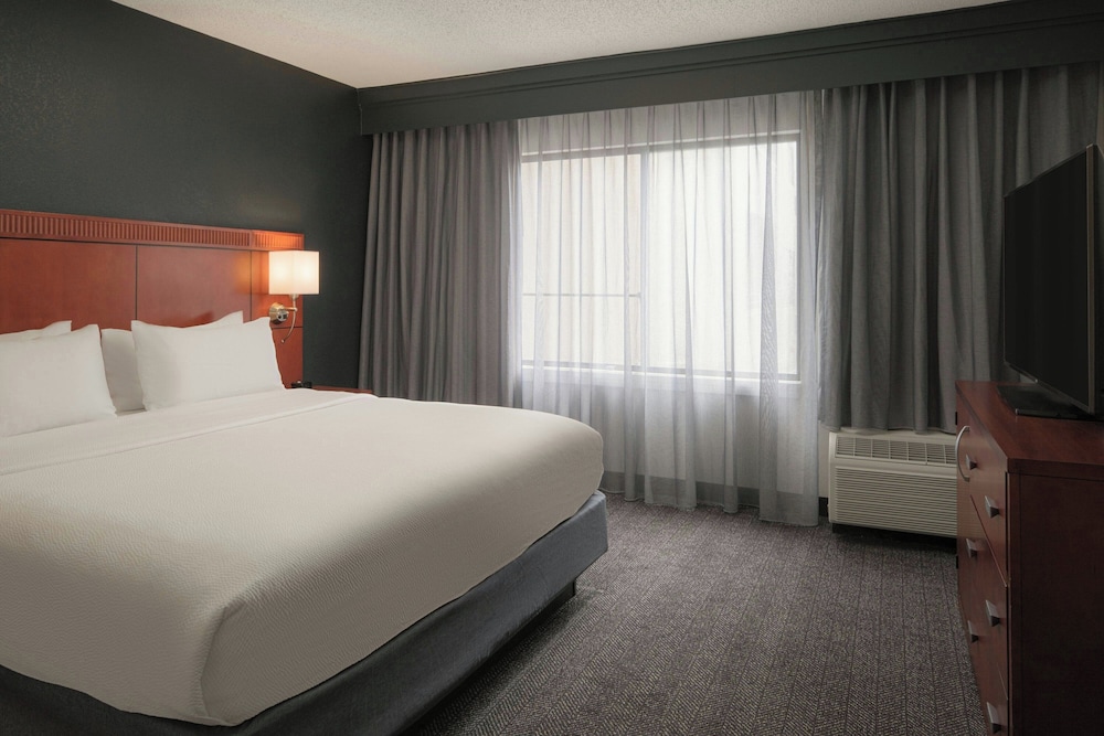 Courtyard by Marriott Louisville East - photo 6