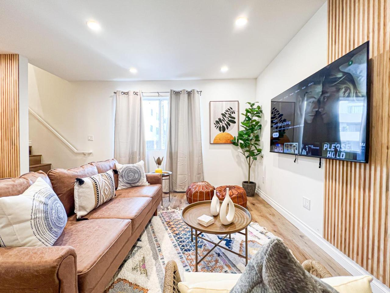 Comfy 2 bedroom home in Hollywood — 4-Star Luxury Hotel in Los Angeles, United States