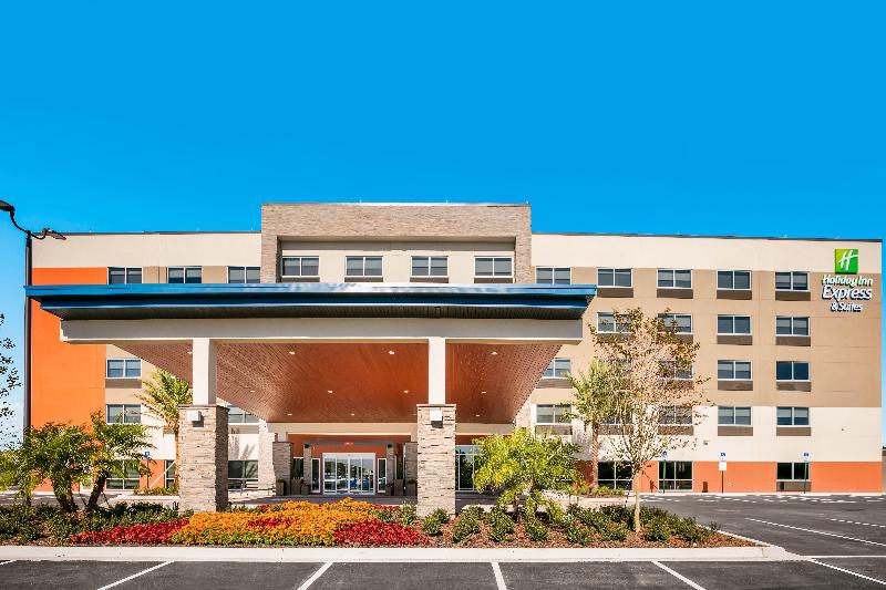 Holiday Inn Express Jacksonville Town Center - photo 8