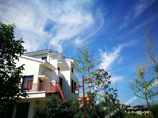 Lingyun Hot Spring Hotel — hotel in Zhongmu Chengguanzhen