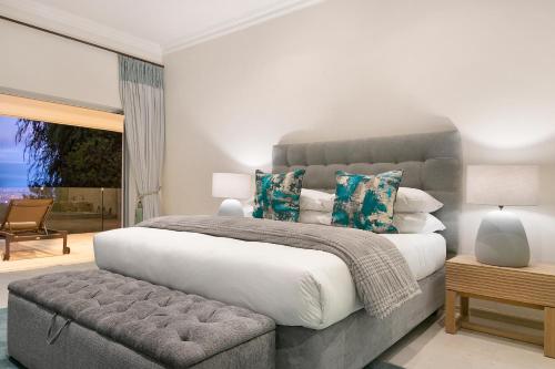 Luxury Serviced Mountain Villa in Constantia