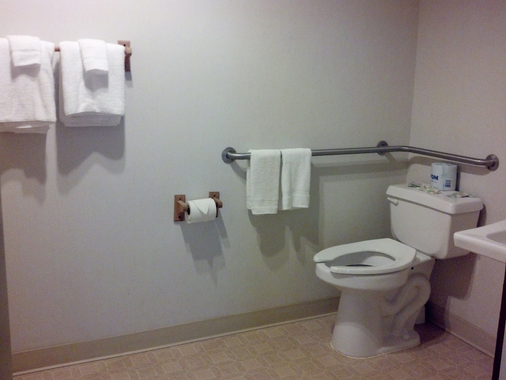 Oswego Inn - photo 24
