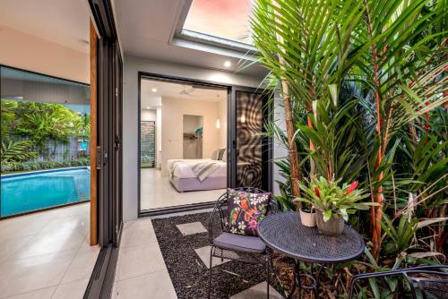 Belle Escapes Luxury Beach Edge in Palm Cove, Australia