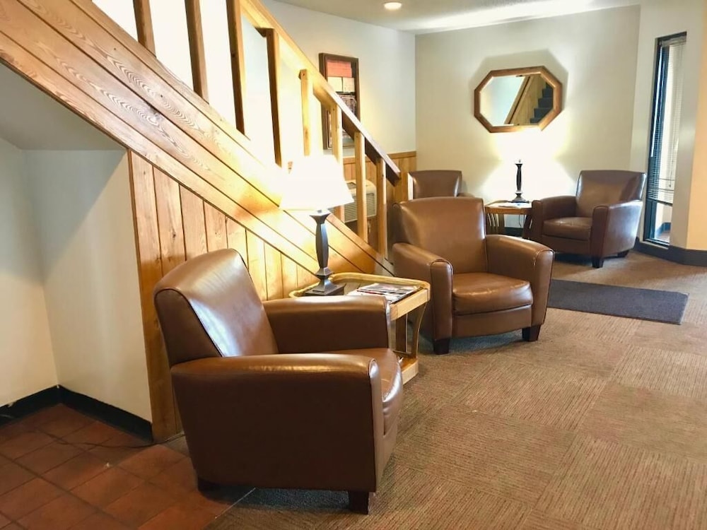 Superior Inn - photo 16