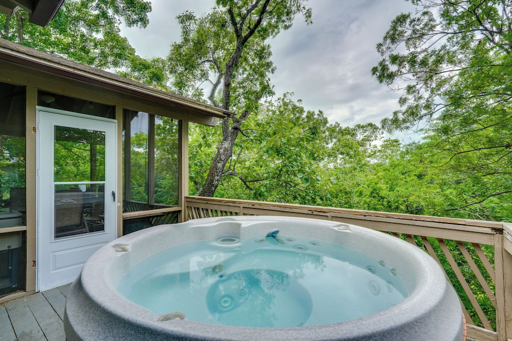 Margaritaville Resort Golf Course Oasis With Hot Tub — Osage Beach