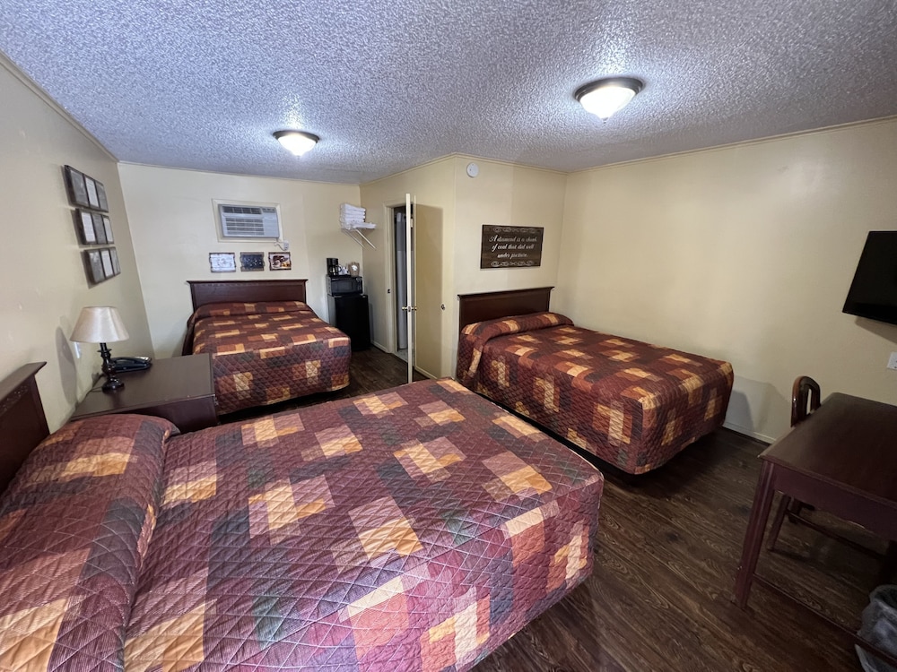 Yellow Diamond Inn - photo 9