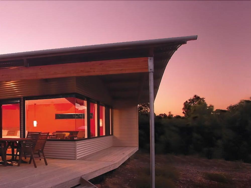 Hilltop Studios — 4-Star Luxury Hotel in Margaret River, Australia