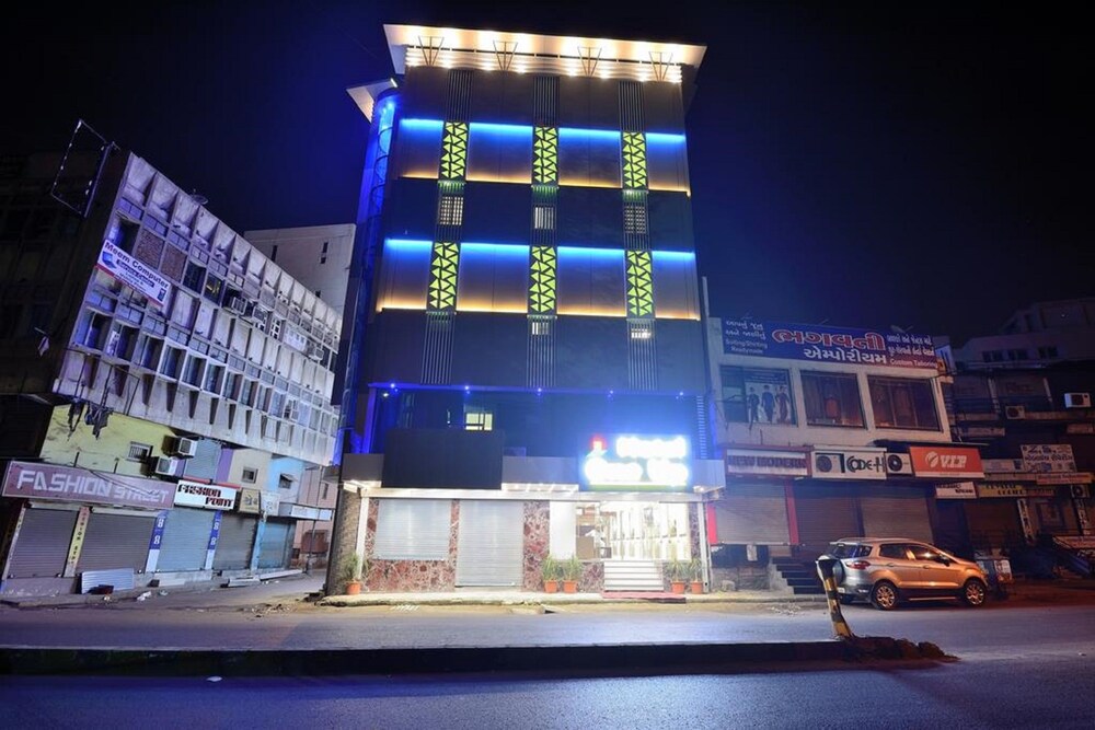 Hotel One up - last minute hotel in Ahmedabad