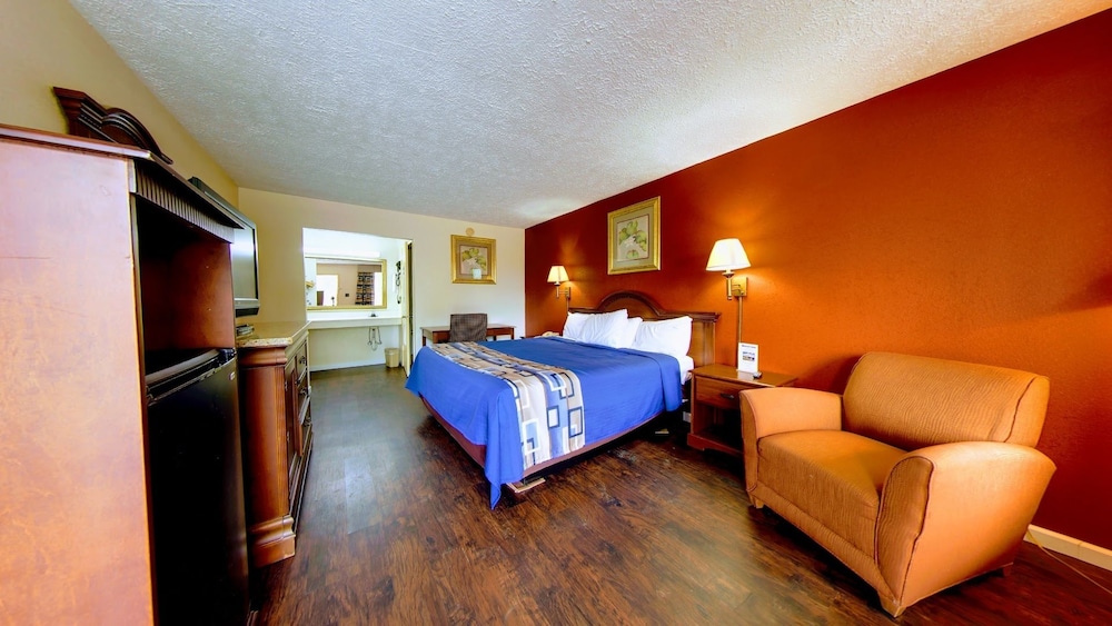 Dahlonega Mountain Inn - photo 13