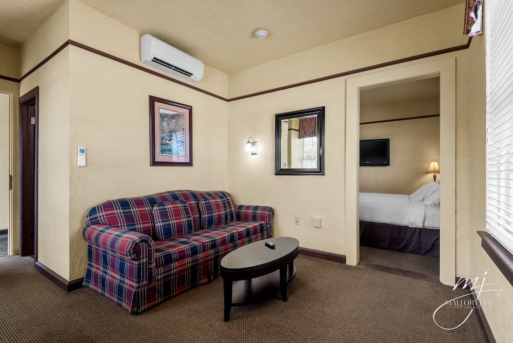 Hotel Seville - photo 24