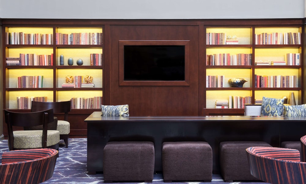 Embassy Suites by Hilton Philadelphia Airport - photo 6