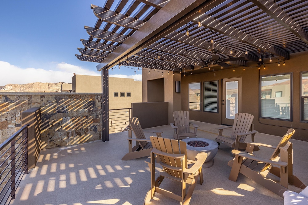 Red Rock Turned Wood Escape — Saint George