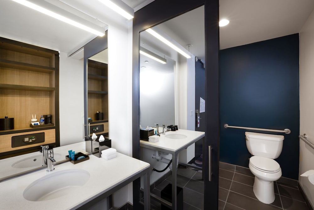 Aloft Austin Airport - photo 26