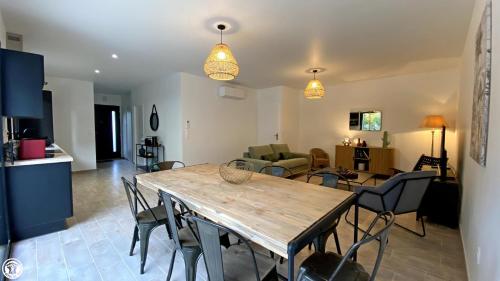 Breakislebed 3 Maisons Chu Limoges in Limoges, France