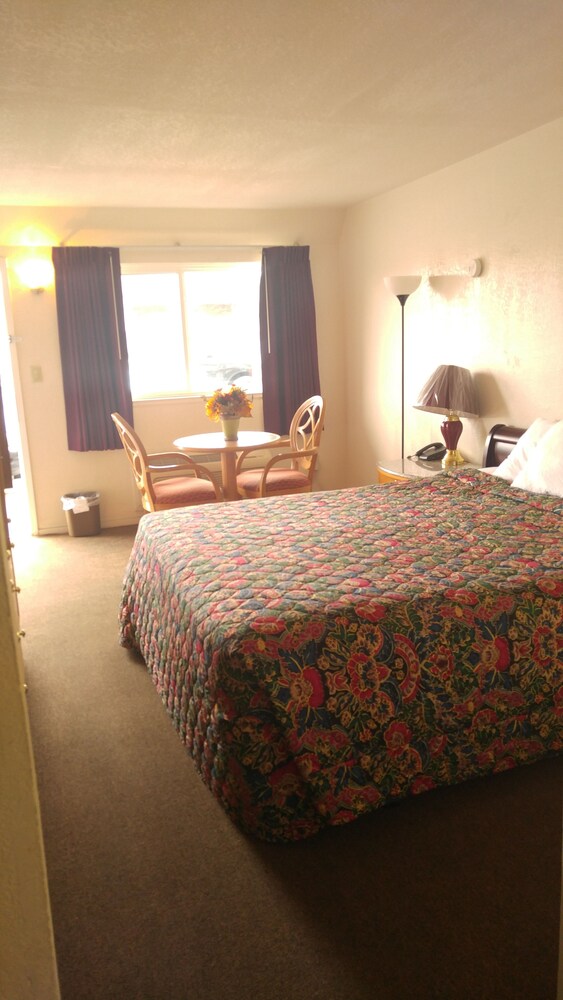 Parkway Inn Fresno - photo 14