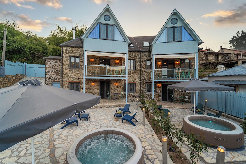 Dandy Villas Karpenisi Lux Chalet — 4-Star Luxury Hotel in Karpenisi, Greece