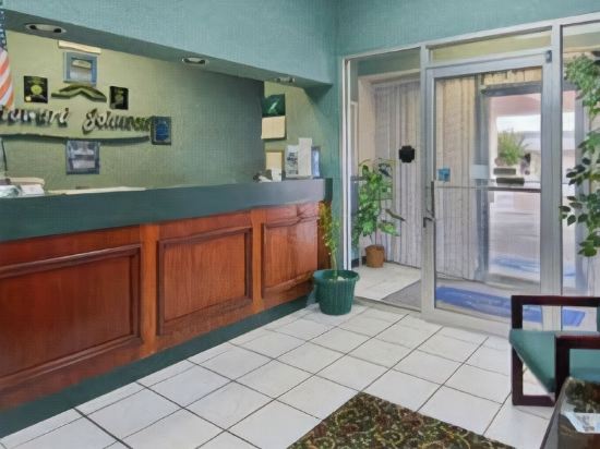 Sunrise Inn and Suites - photo 15