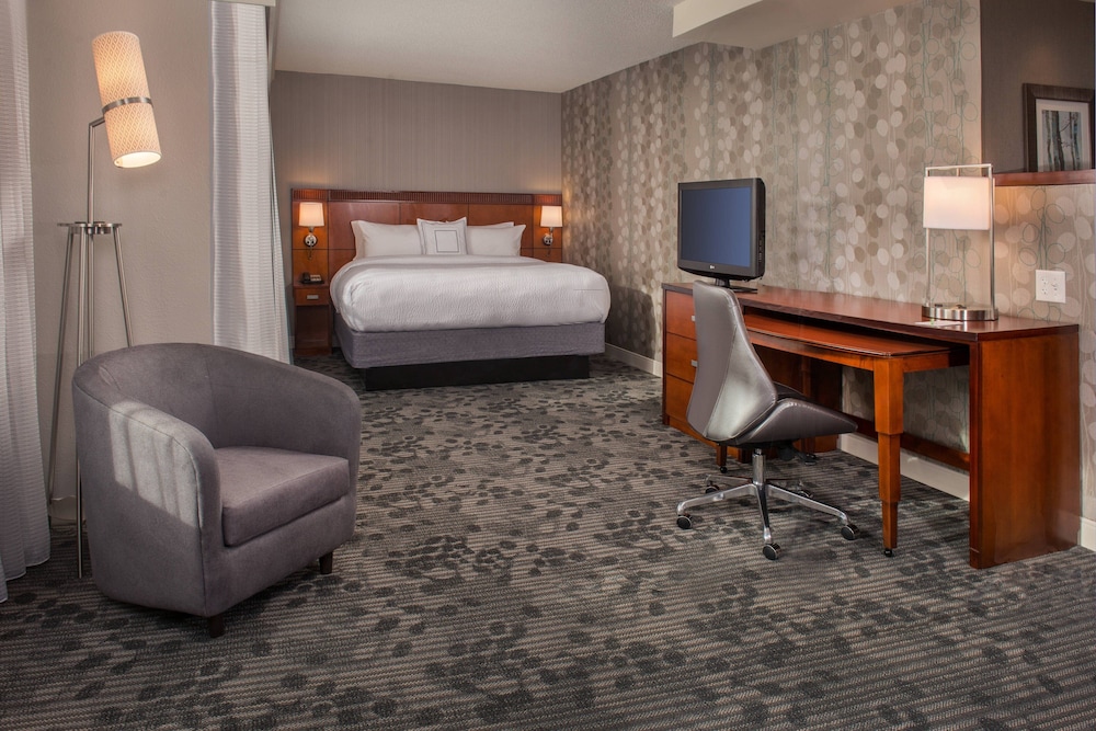 Courtyard by Marriott Gaithersburg Washingtonian Center - photo 10