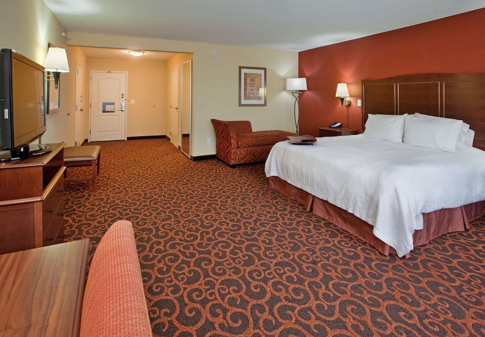 Hampton Inn & Suites Aberdeen - photo 11