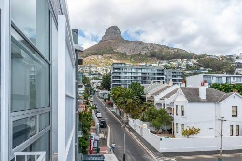 Sea Point Sunset Views Stylish Escape — 4-Star Luxury Hotel in Cape Town, South Africa