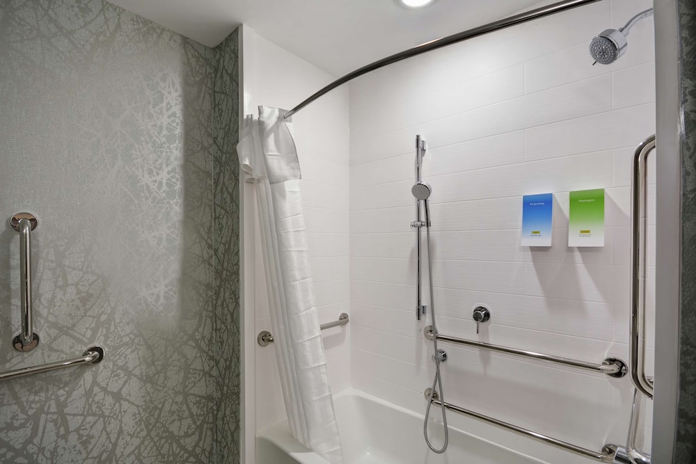 Home2 Suites by Hilton Grand Rapids North - photo 23