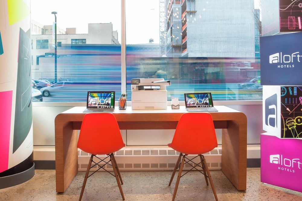 Aloft Long Island City Manhattan View - photo 14